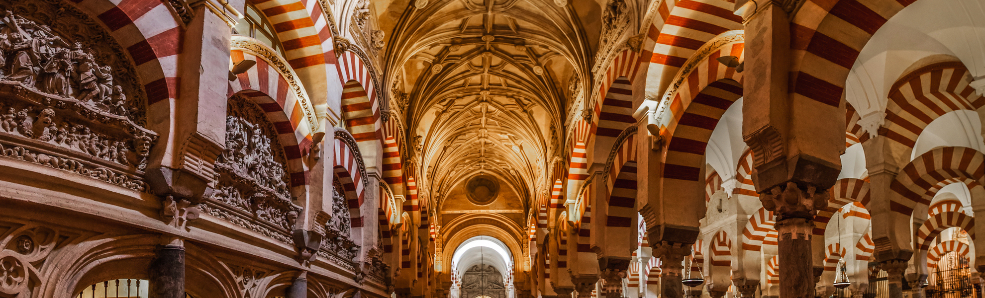 der berühmte Innenraum der Mezquita in Córdoba, Spanien